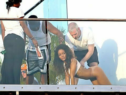 rihanna-nue 4
