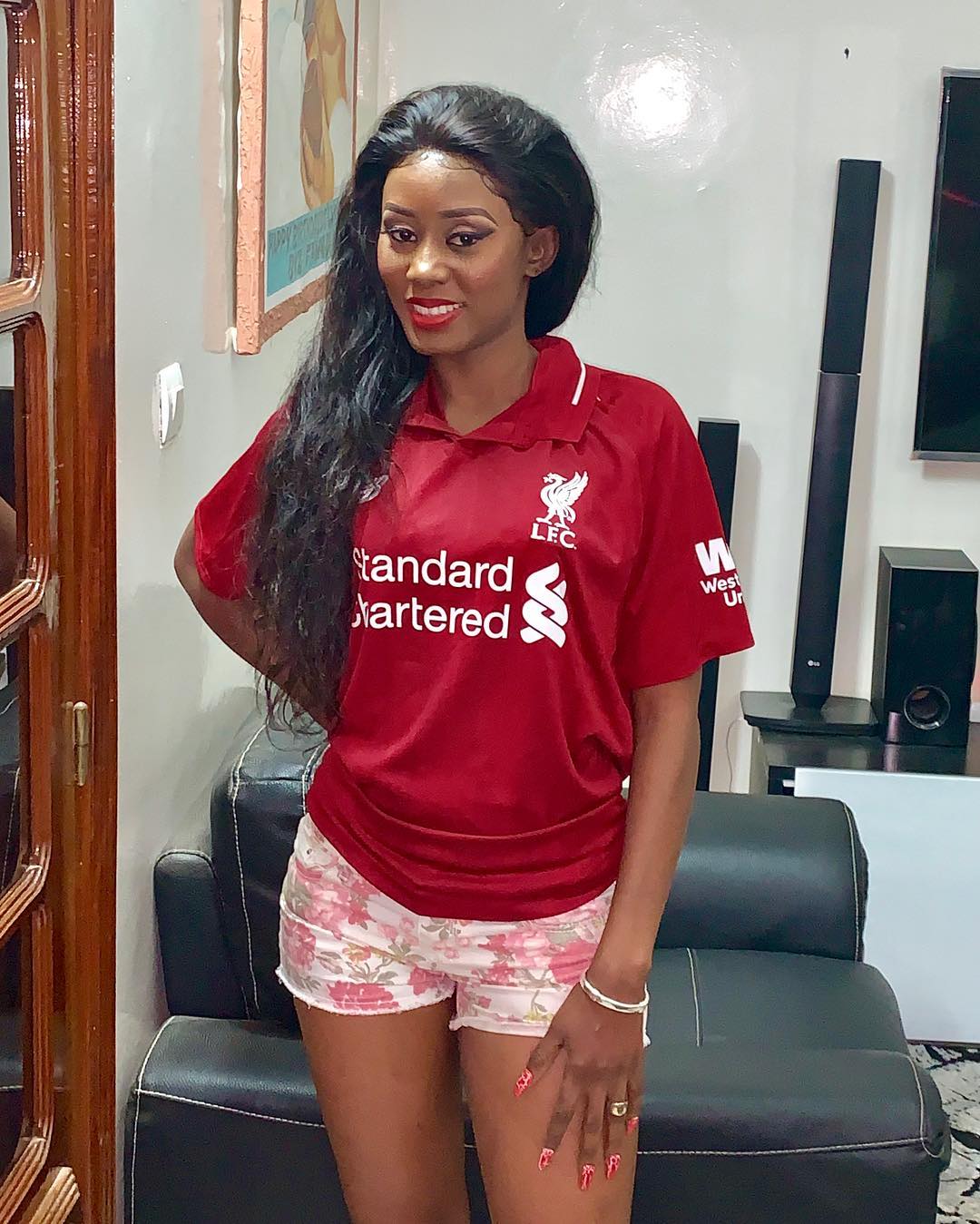 queenbizofficial 53051103 2166958233616516 6667546717163215848 n
