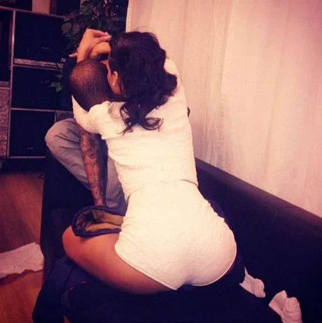 rihanna-officialise-son-amour-avec-chris-brown
