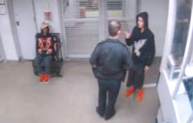 justin bieber la police de miami diffuse les images de son sejour au poste