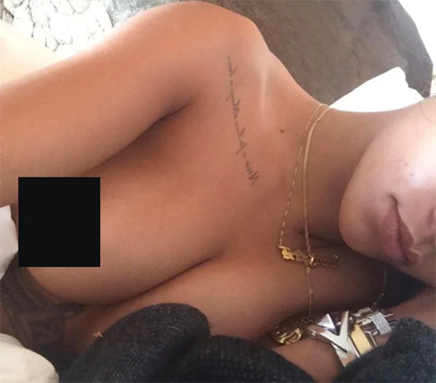 rihanna nue 1