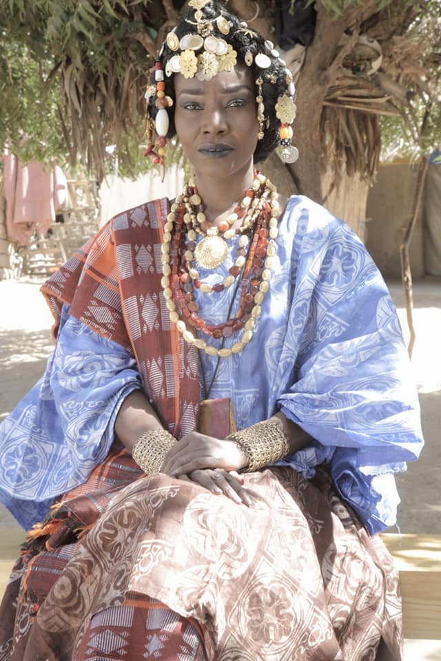Sublime  Coumba Gawlo Seck en mode tenue traditionnelle