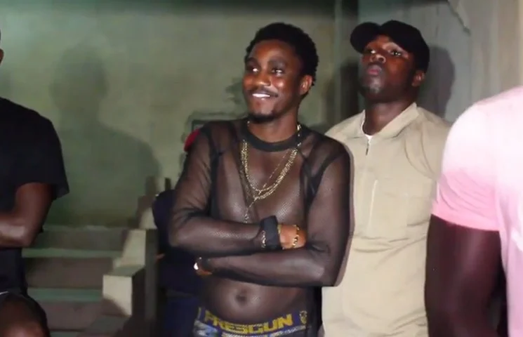 Wally Seck débarque au concert de Dof Ndeye avec une tenue très osé