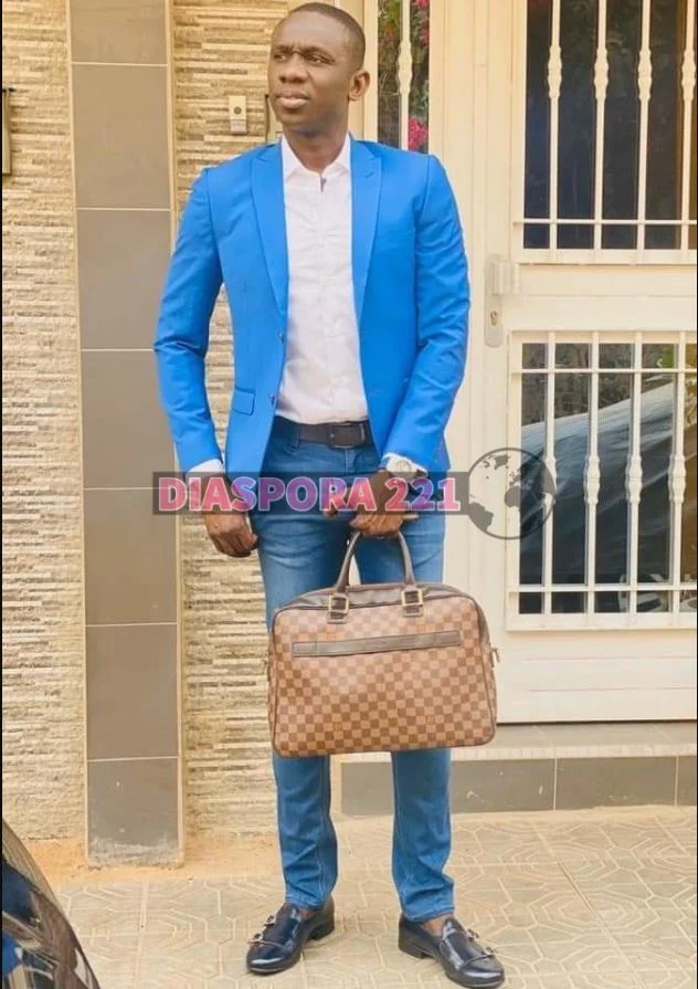 Après Wally Seck, Pape Diouf s’affiche avec un sac pour femme