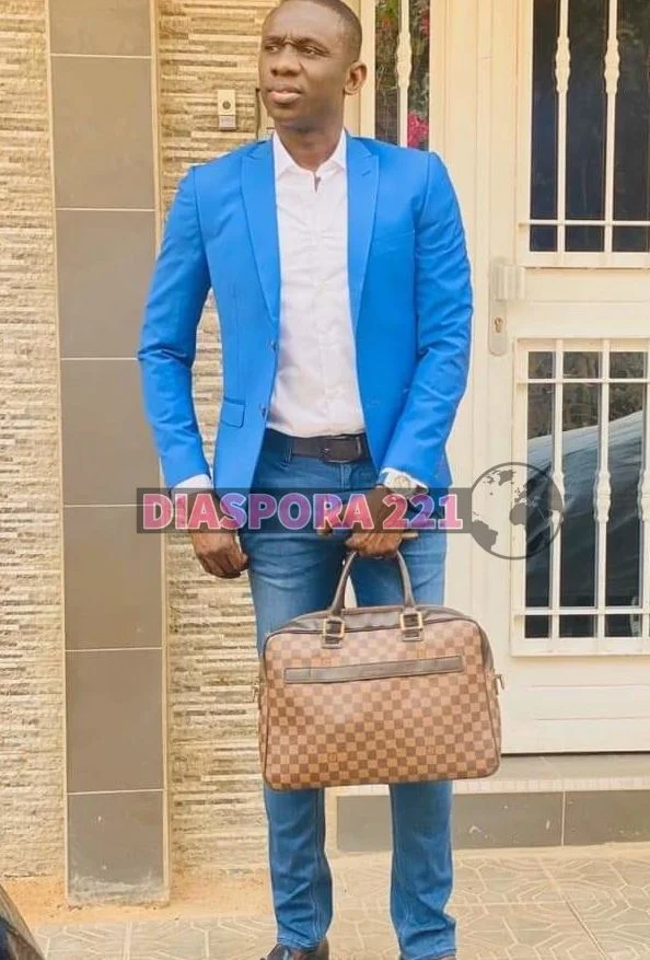Après Wally Seck, Pape Diouf s’affiche avec un sac pour femme