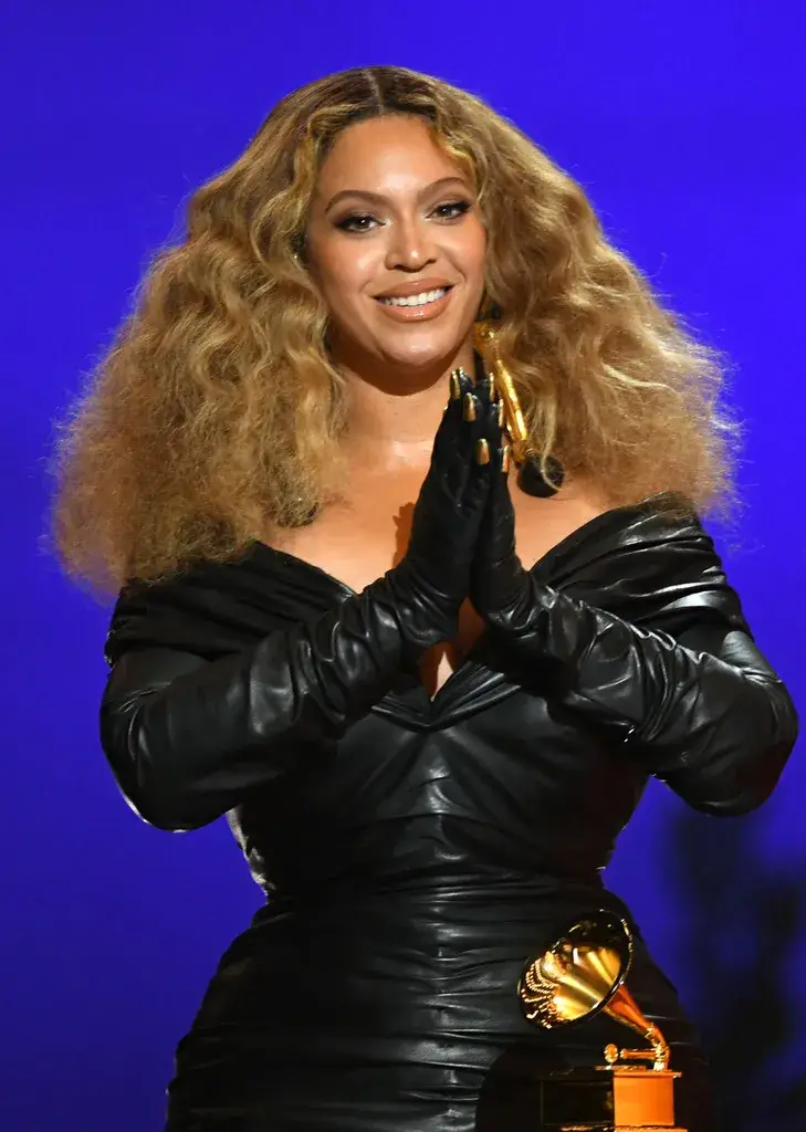 Nominations aux Grammy 2023 : Beyoncé entre dans l'histoire.
